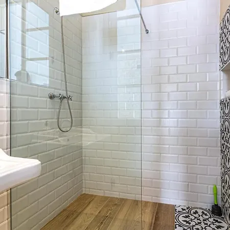 Guestready - A Classic Touch Of Refinement *